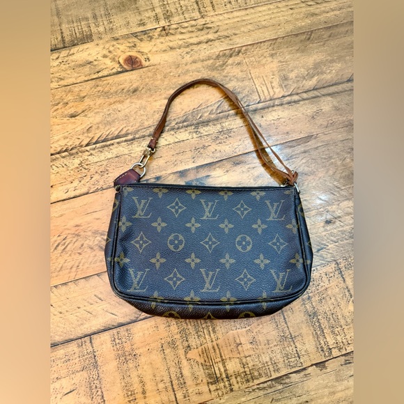 Louis vuitton pochette accessories - Picture 1 of 10